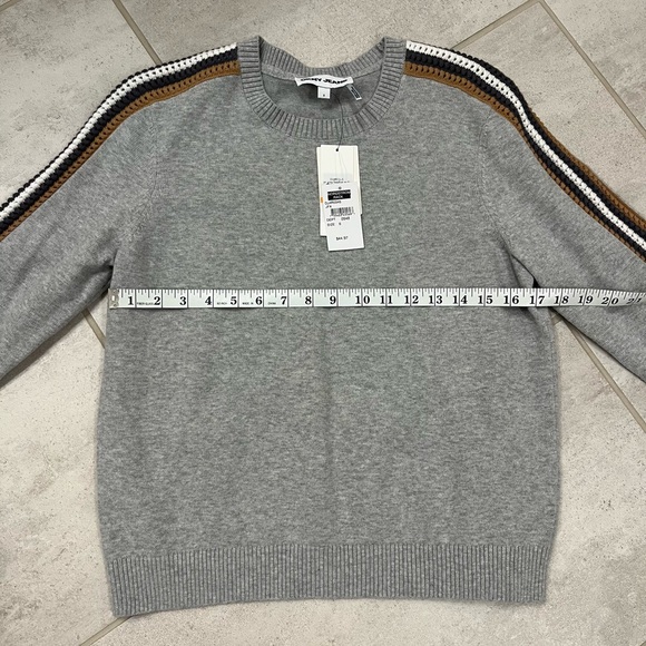 Women’s DKNY Gray Sweater with Striped Sleeves Size Small - Picture 5 of 9